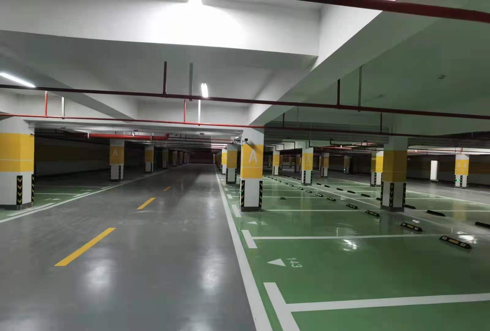 地下停車場環(huán)氧地坪