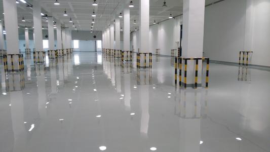 環(huán)氧地坪漆廠家告訴你為什么做地坪一定要用底漆？